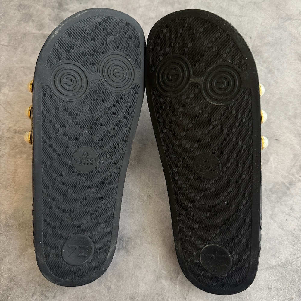Gucci Pearl Slides RARE - WOMEN'S SIZE 39 *runs 1/2 size small, will fit size 8 - Picture 8 of 11